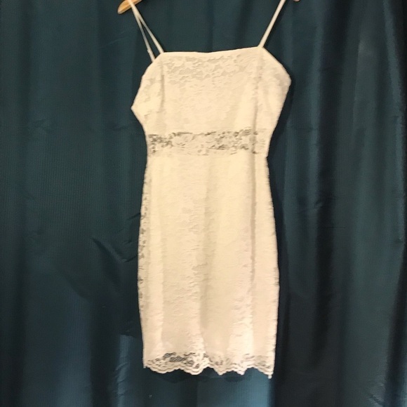𝅺miami white lace women’s size L dress with spaghetti straps. - Picture 5 of 6